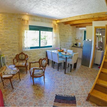 Villa Athina Aryiroúpolis Eksteriør billede