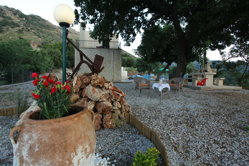 Villa Athina Aryiroúpolis Værelse billede