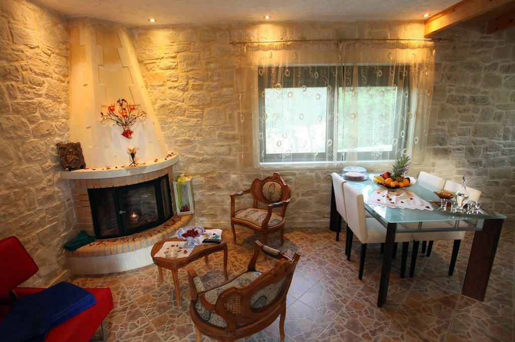 Villa Athina Aryiroúpolis Værelse billede