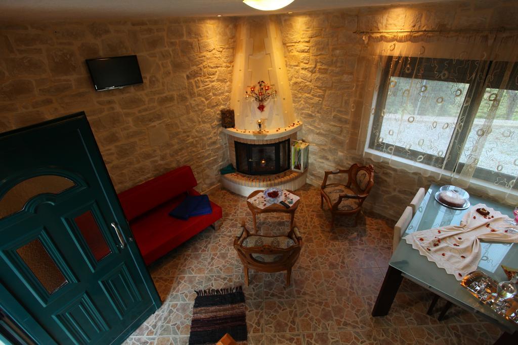 Villa Athina Aryiroúpolis Værelse billede