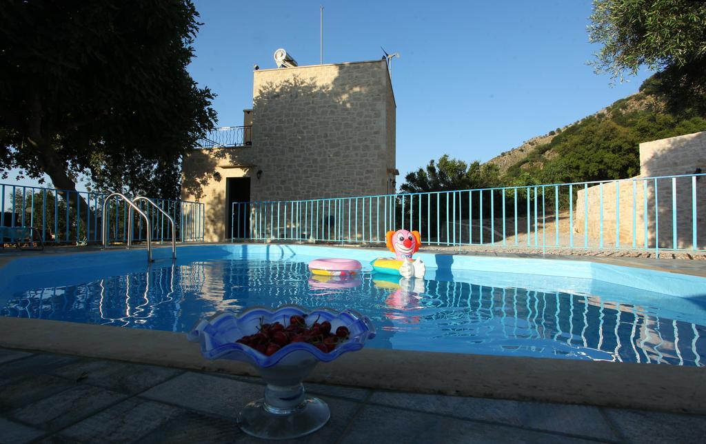 Villa Athina Aryiroúpolis Værelse billede