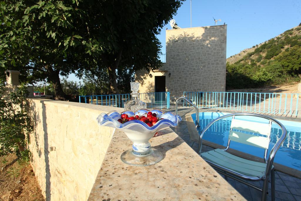 Villa Athina Aryiroúpolis Værelse billede