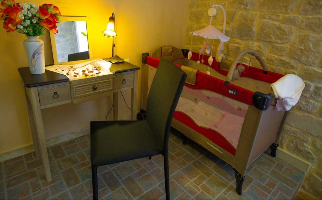 Villa Athina Aryiroúpolis Værelse billede