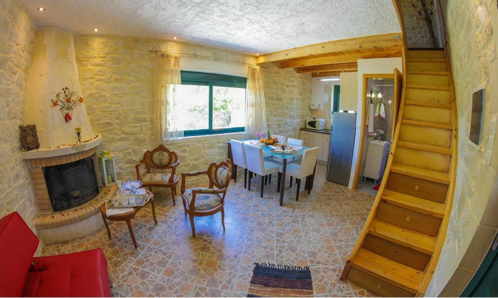 Villa Athina Aryiroúpolis Eksteriør billede